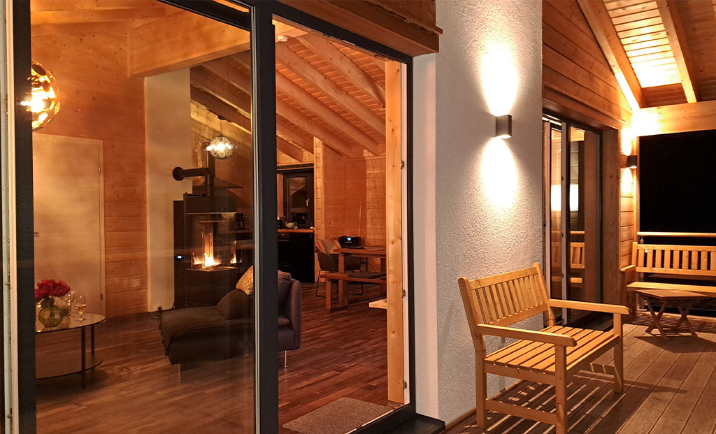 Impression: Blick in die Almlodge